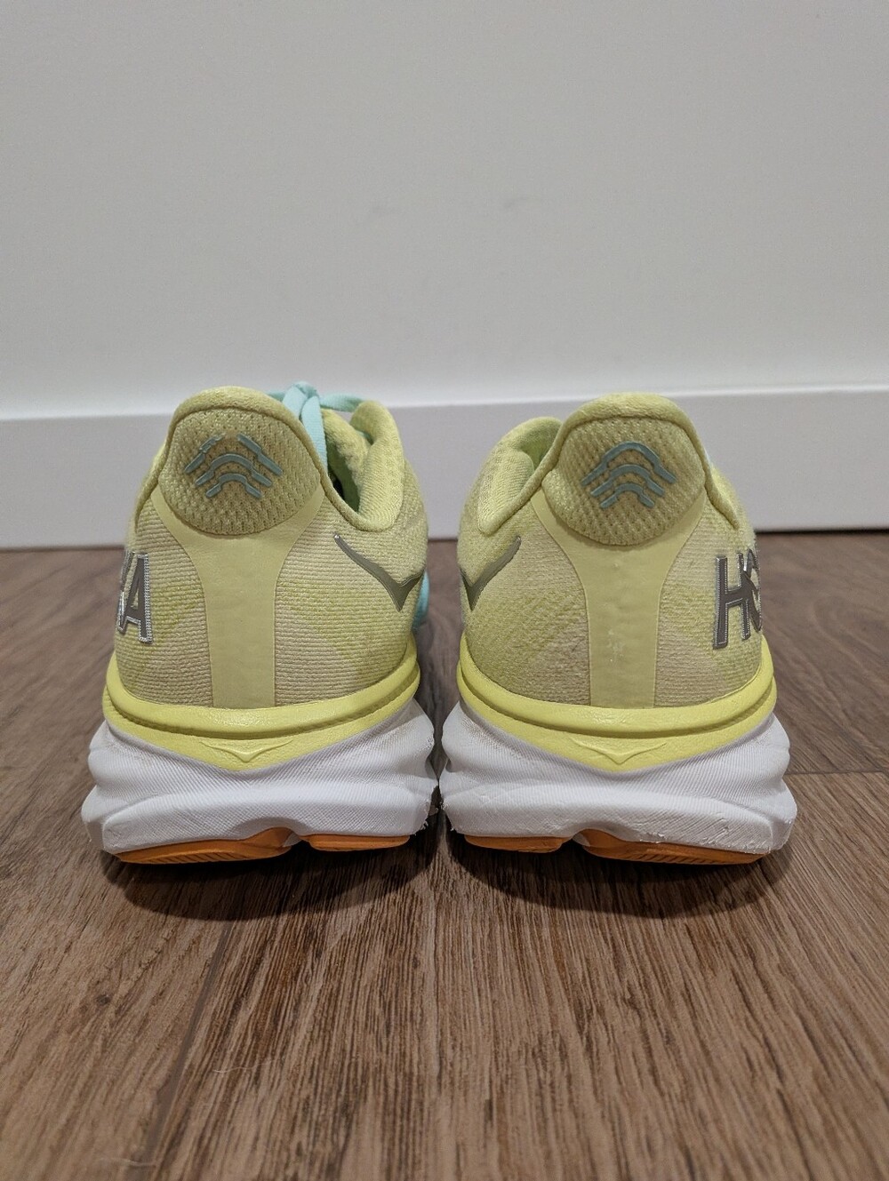 HOKA Clifton 9 Size 7.5B - Picture 6 of 12
